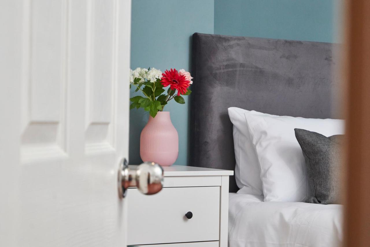 5 Bed House In Leamington Spa Perfect For Contractors With 7 Beds By Purestay - 14 Night Min! Exteriér fotografie