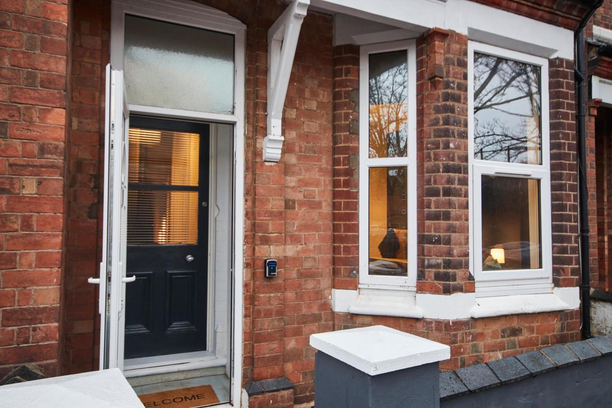 5 Bed House In Leamington Spa Perfect For Contractors With 7 Beds By Purestay - 14 Night Min! Exteriér fotografie